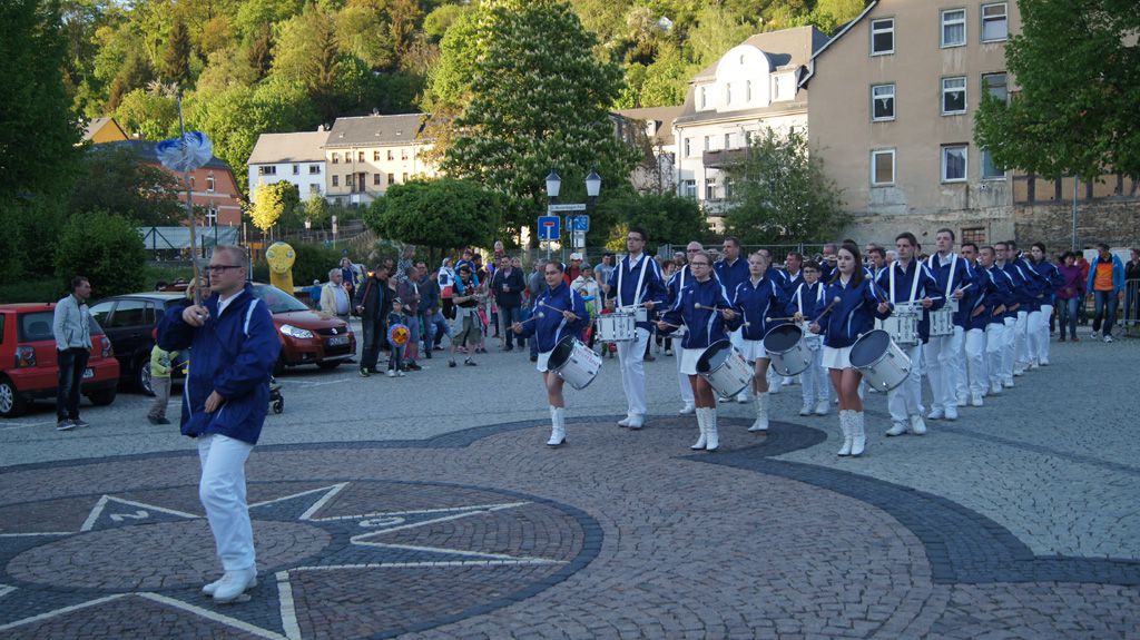 Umzug zum Hexenfeuer in Greiz